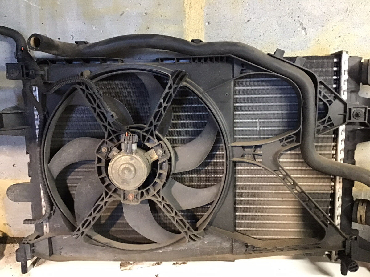 VAUXHALL CORSA C PETROL RADIATOR FAN COWLING 13123728 2001 20060