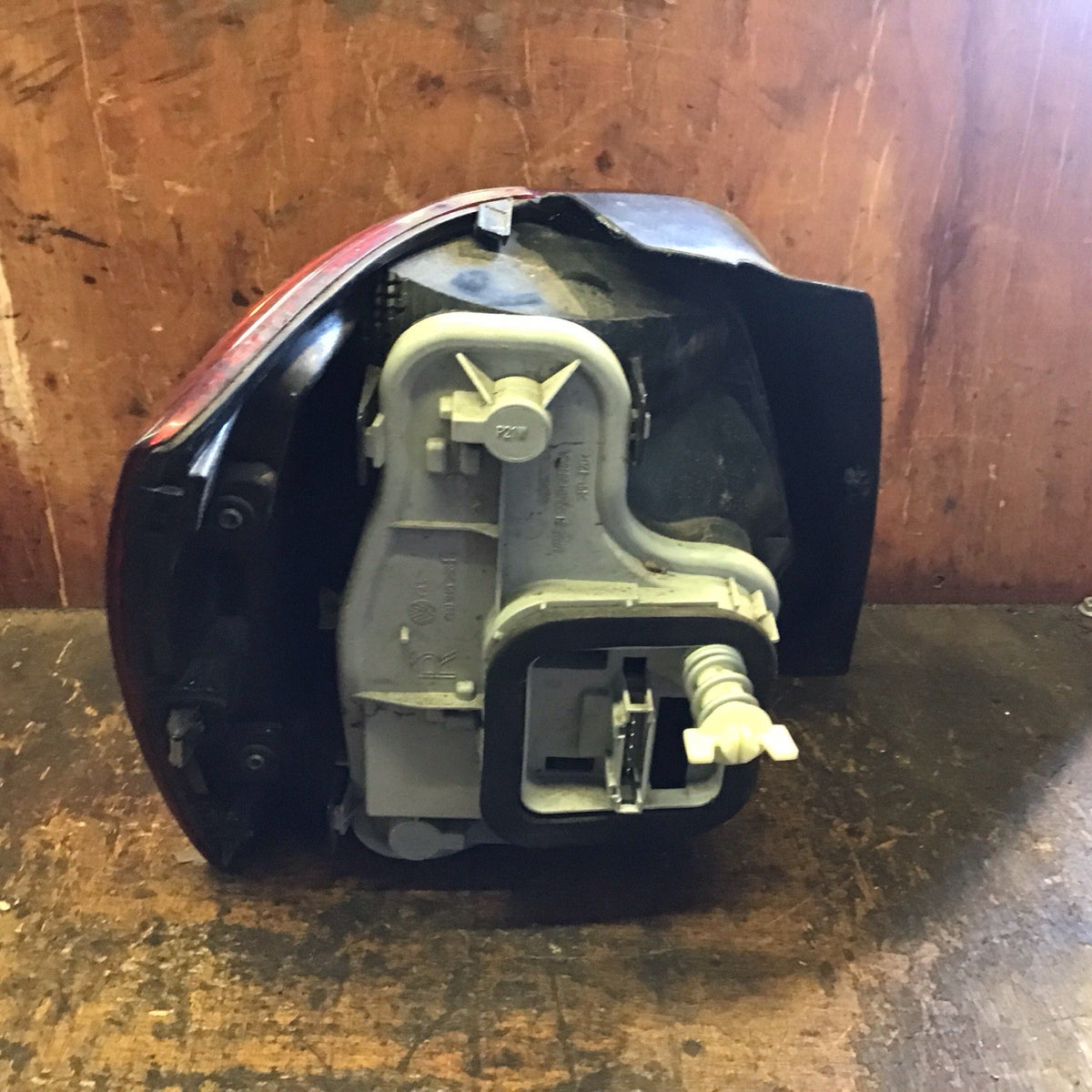 VOLKSWAGEN POLO 6R DRIVERS SIDE O/S REAR LIGHT 6R0945258H 2009 20123