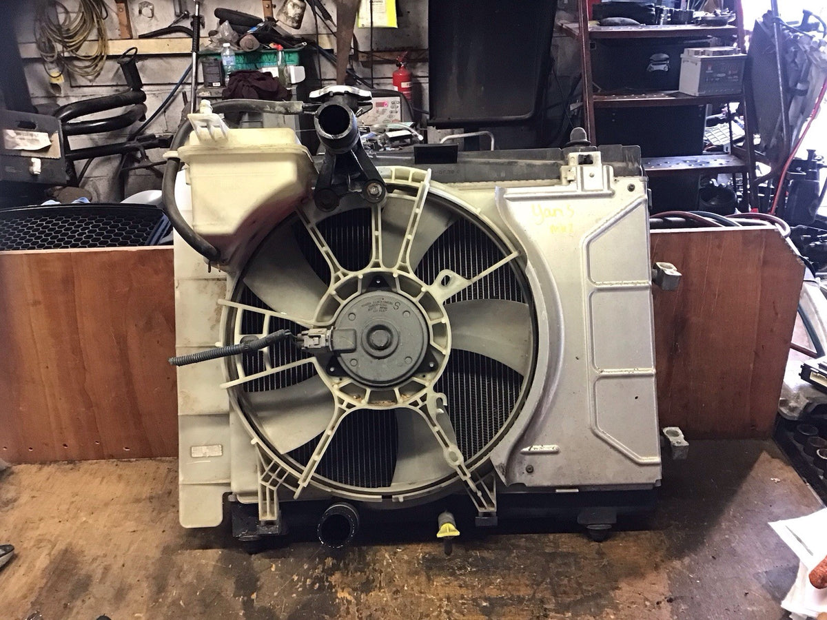 TOYOTA YARIS MK2 1.3 MANUAL PETROL RADIATOR FAN MF422000 7820 2006 20100