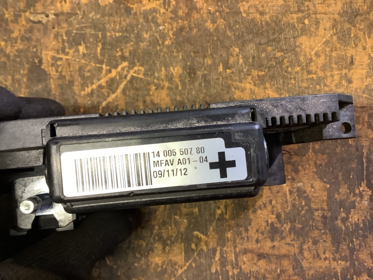 PEUGEOT EXPERT MK2 BATTERY FUSE BOX 1400550780 2008 20163