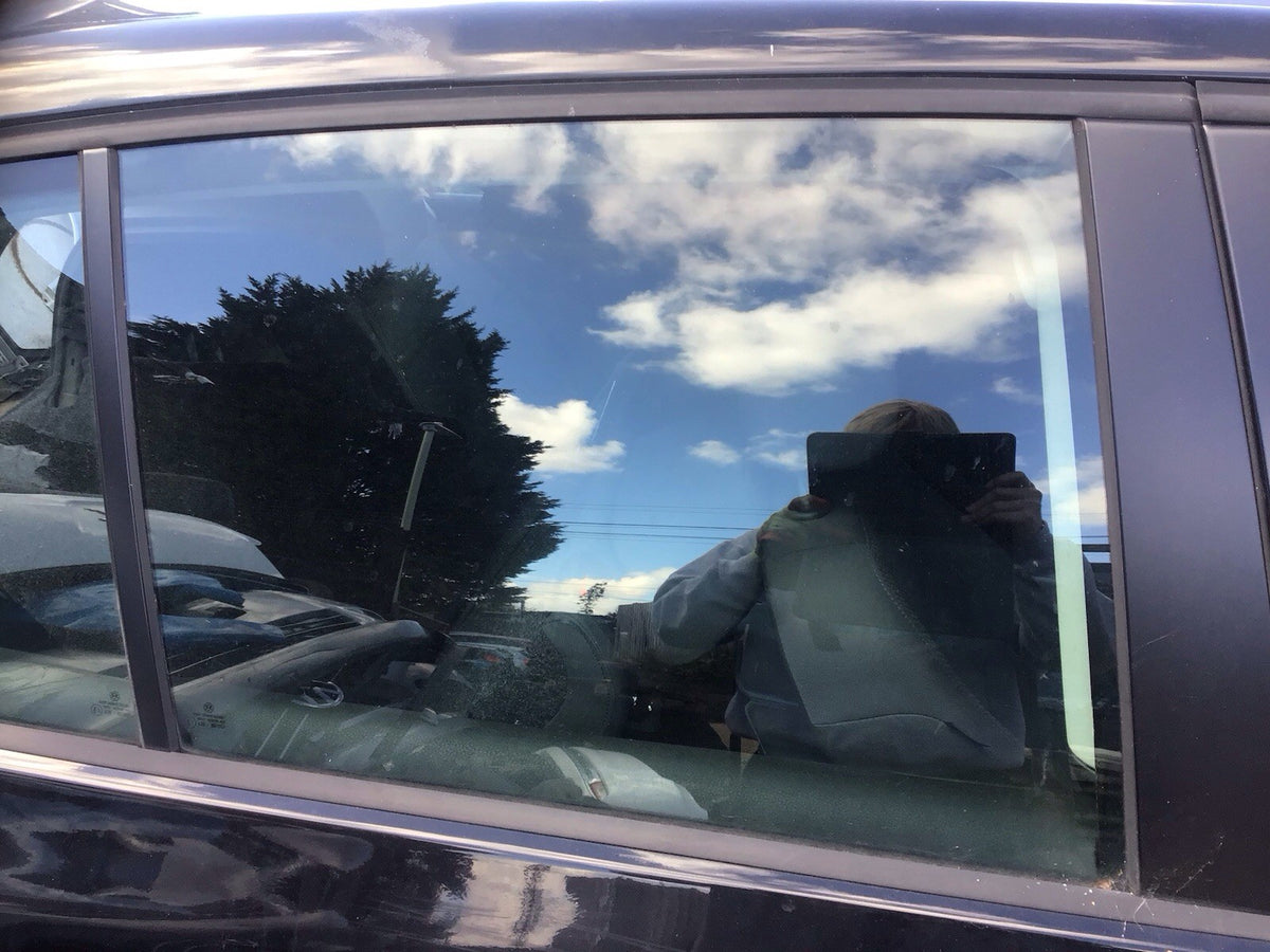 VOLKSWAGEN GOLF MK5 DRIVER SIDE O/S REAR WINDOW GLASS 5 DOOR 2004 20084