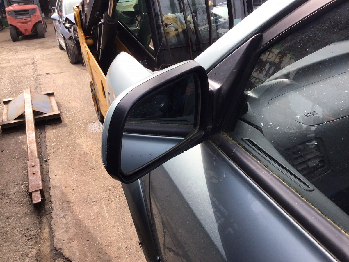 HYUNDAI TUCSON PASSENGER SIDE N/S DOOR MIRROR AQUA SILVER METALLIC BU 2005 20109