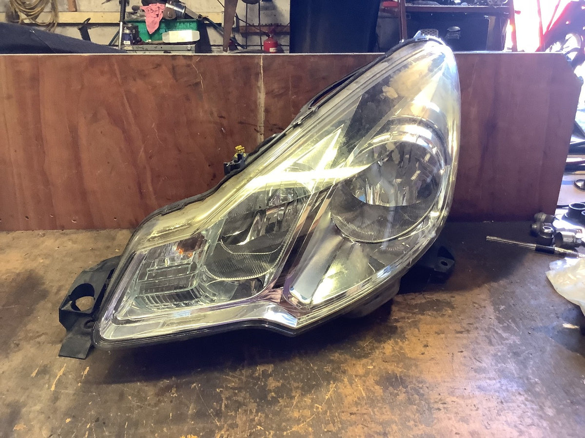 CITROEN DS3 PASSENGERS SIDE N/S HEADLIGHT 9677038280 2010 20151