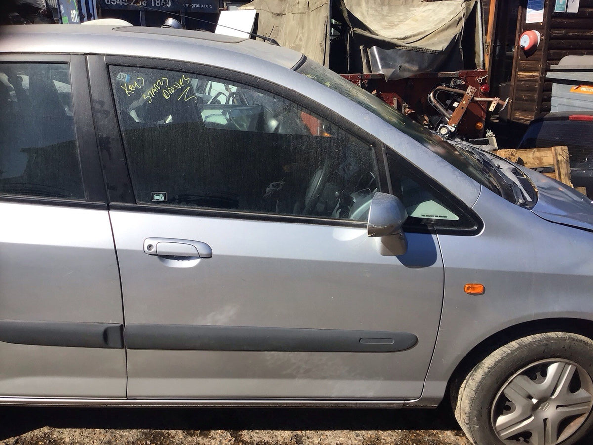 HONDA JAZZ MK2 DRIVER'S SIDE FRONT DOOR SATIN SILVER METALLIC NH623M 2002 20081