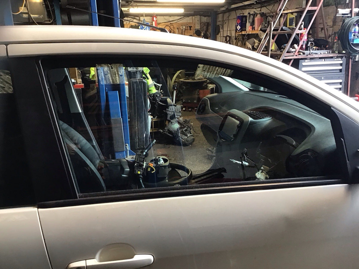 PEUGEOT 108 DRIVER'S O/S SIDE FRONT WINDOW GLASS 5 DOOR 2015 20224
