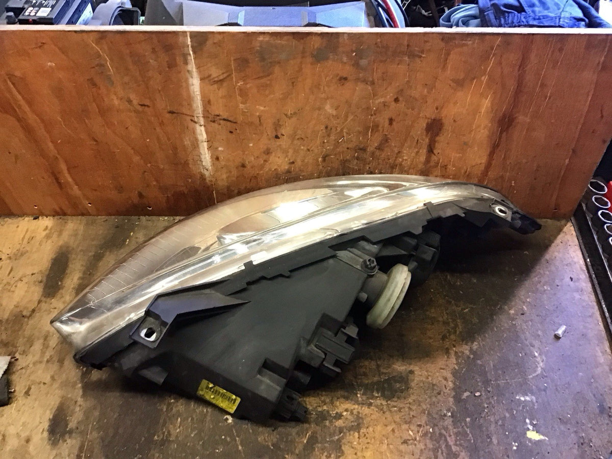 MERCEDES W169 DRIVER'S SIDE O/S HEADLIGHT A1698200461 2006 20128