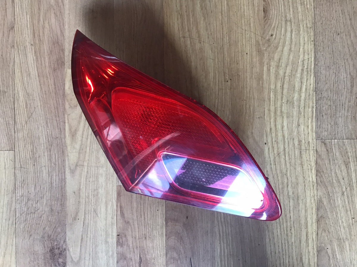 VAUXHALL ASTRA J PASSENGER'S SIDE N/S INNER REAR LIGHT 5 DOOR 2009 20122