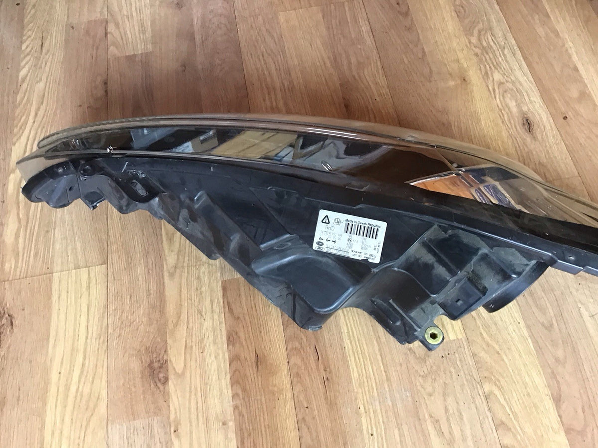 FORD FIESTA MK7 DRIVER'S SIDE O/S HEADLIGHT 8A61 13W029 BJ 2009 20126
