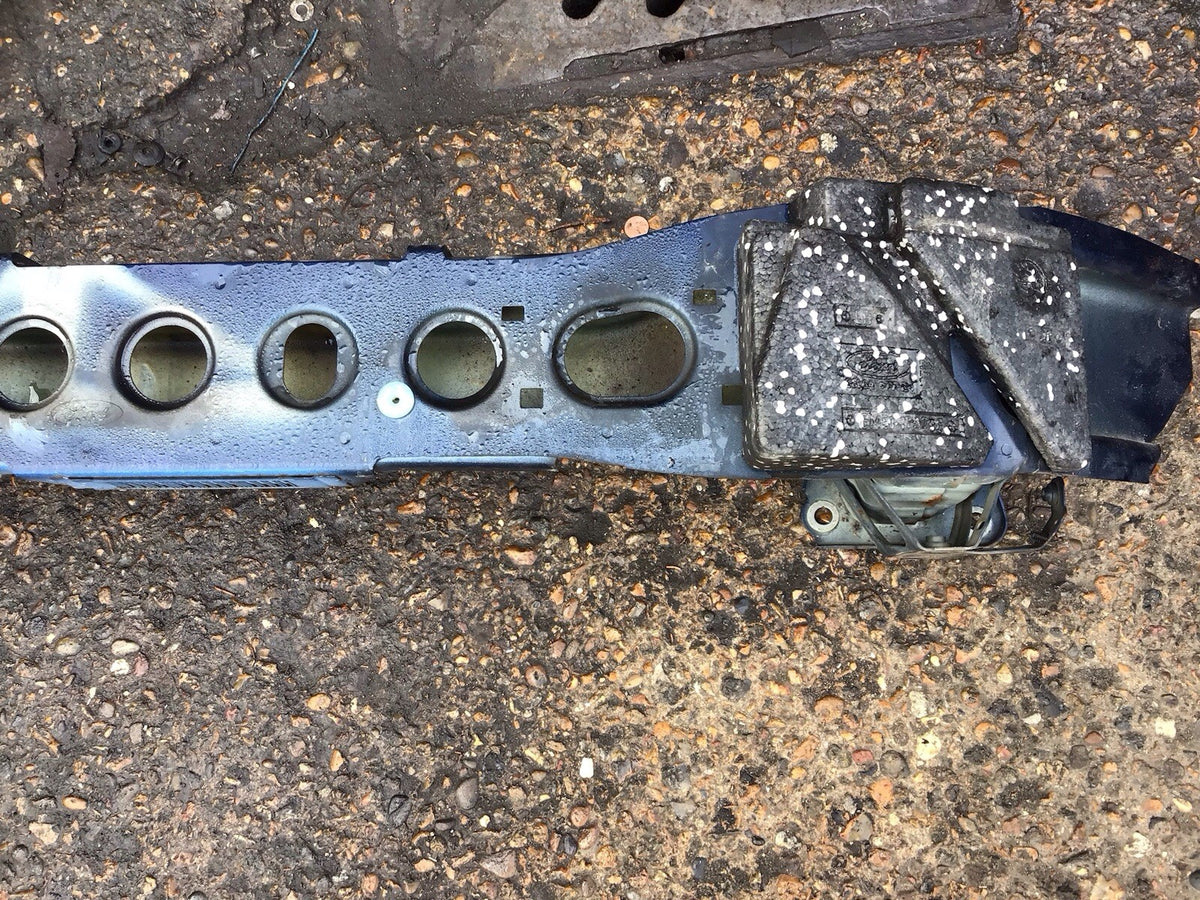 FORD FOCUS MK3 FRONT BUMPER SUPPORT BAR CRASH BAR 2011 201411