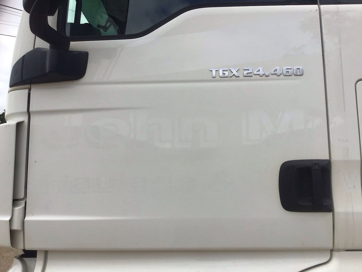 MAN TGX 24.460 PASSENGER SIDE N/S DOOR IN WHITE WITHOUT MIRROR 2016 20198