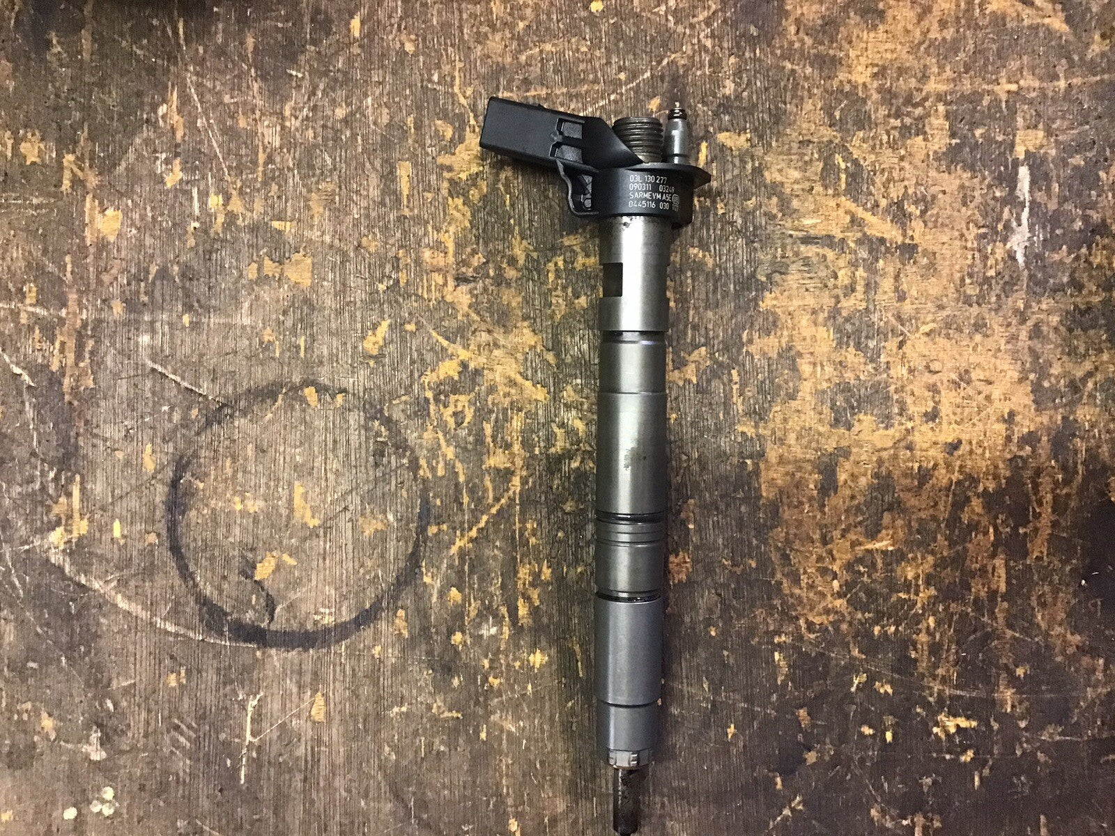 VOLKSWAGEN AUDI 2.0 TDI DIESEL FUEL INJECTOR 03L130277 0445116030 2009 20121