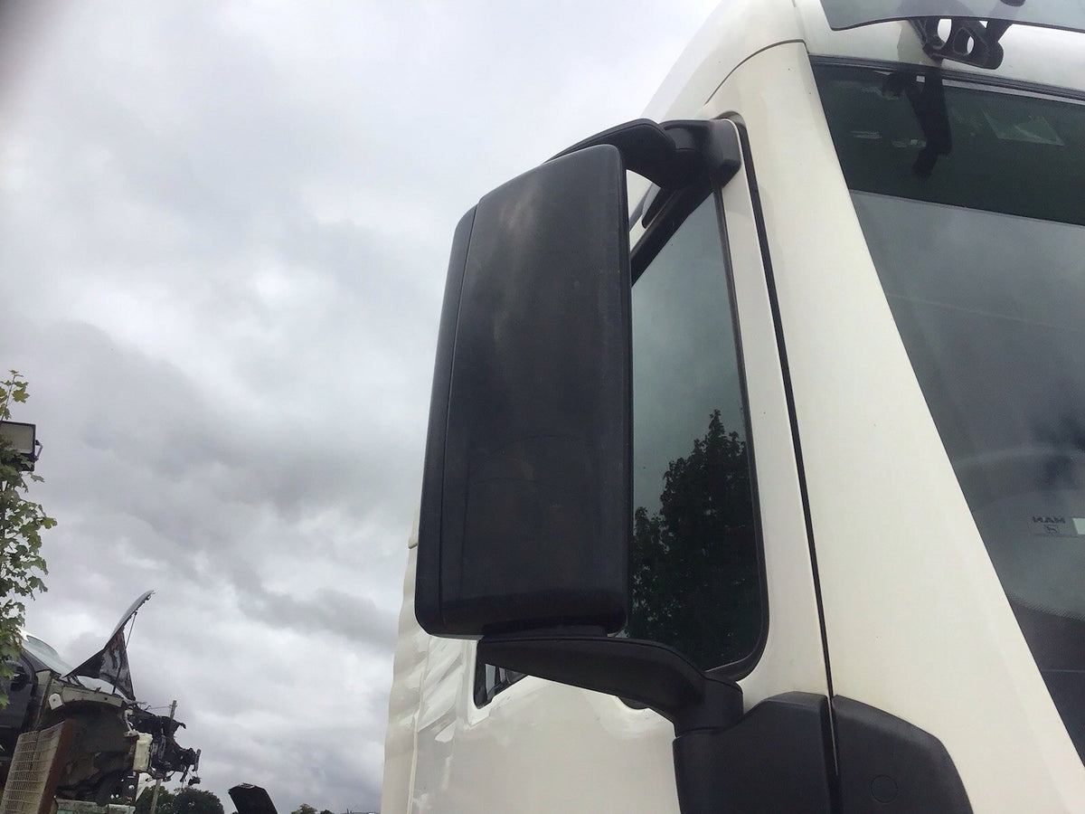 MAN TGX 24.460 DRIVER SIDE O/S DOOR MIRROR 2016 20193