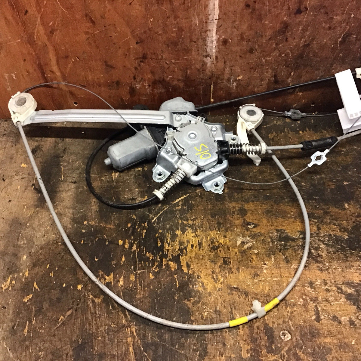 TOYOTA IQ DRIVERS FRONT WINDOW MOTOR AND REGULATOR 85710 74021 09 20145