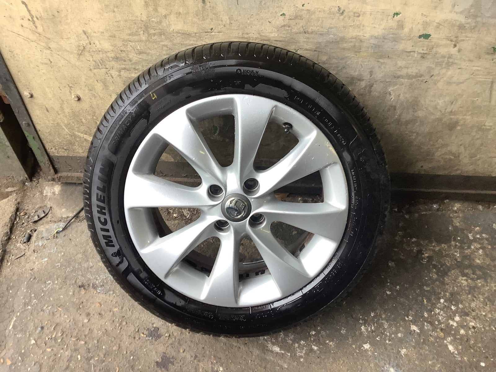 VAUXHALL CORSA D ALLOY WHEEL 16'' AND TYRE 195X55X16 13374019 2006 20140