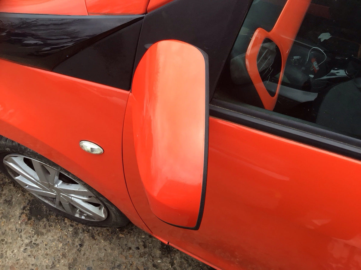 TOYOTA AYGO MK2 WING MIRROR PASSENGERS SIDE N/S ORANGE 4W5 2014 20217