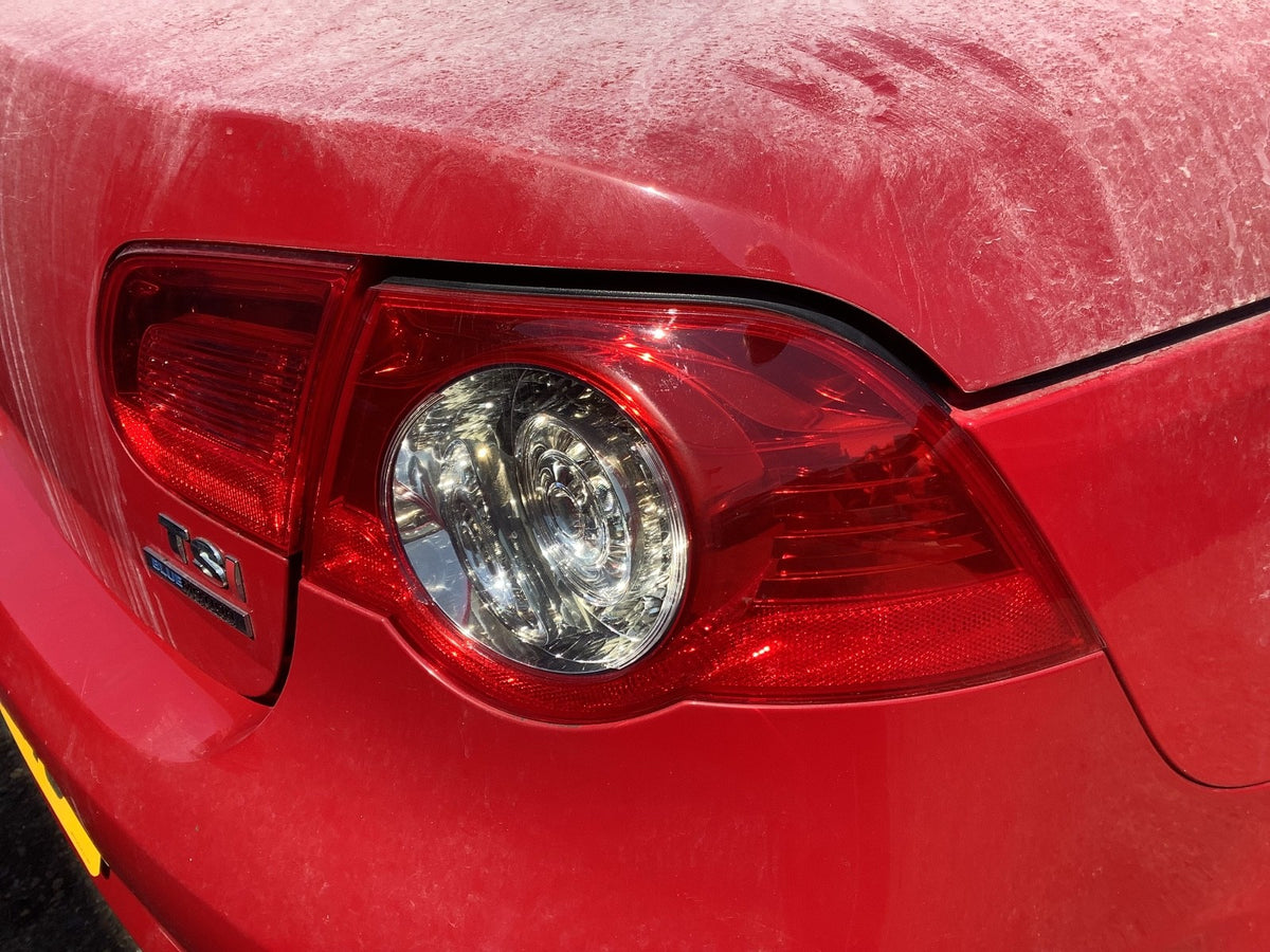 VOLKSWAGEN EOS DRIVER'S SIDE O/S OUTER REAR LIGHT 2007 20140