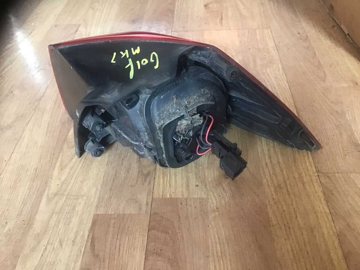VOLKSWAGEN GOLF MK7 PASSENGER'S SIDE N/S OUTER REAR LIGHT 2013 20184