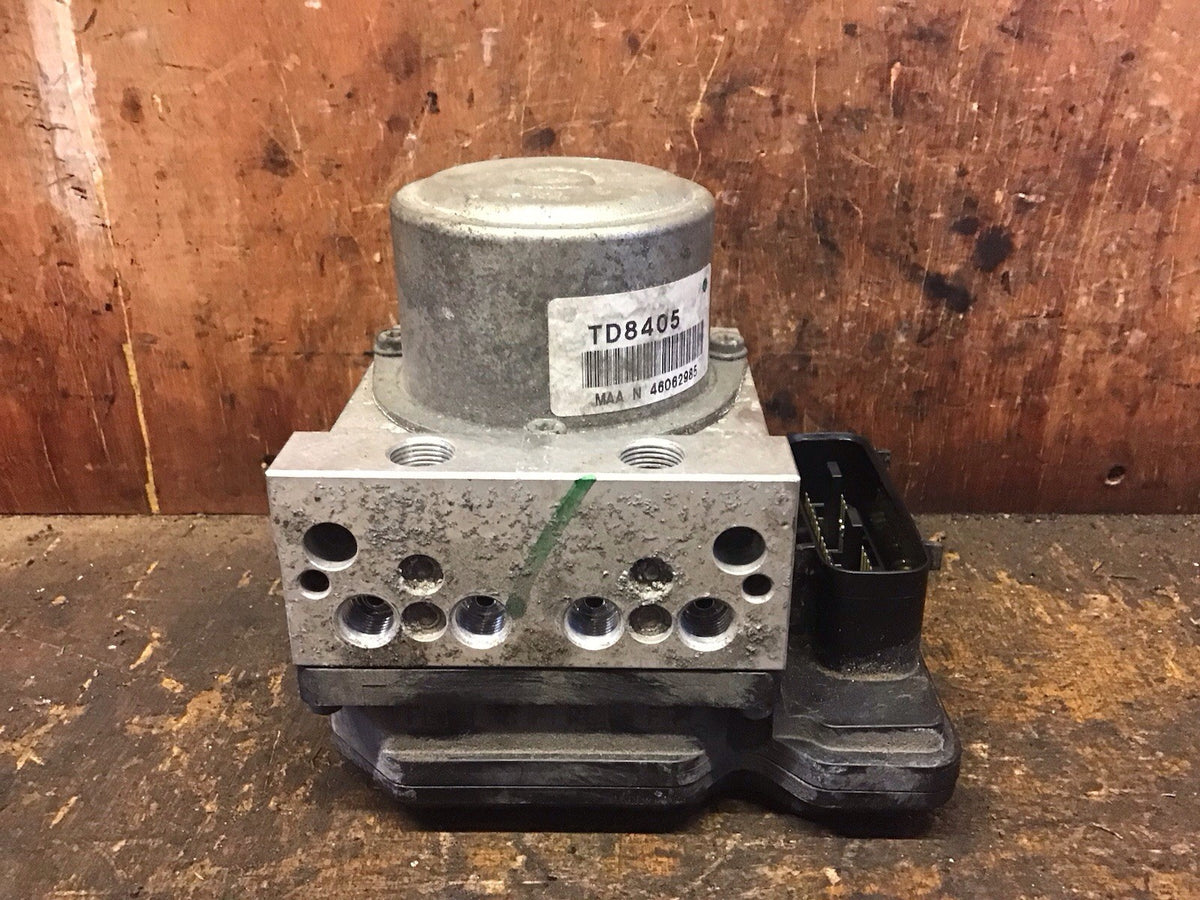 NISSAN JUKE J15 ABS PUMP MODULE TD8405 2014 20197