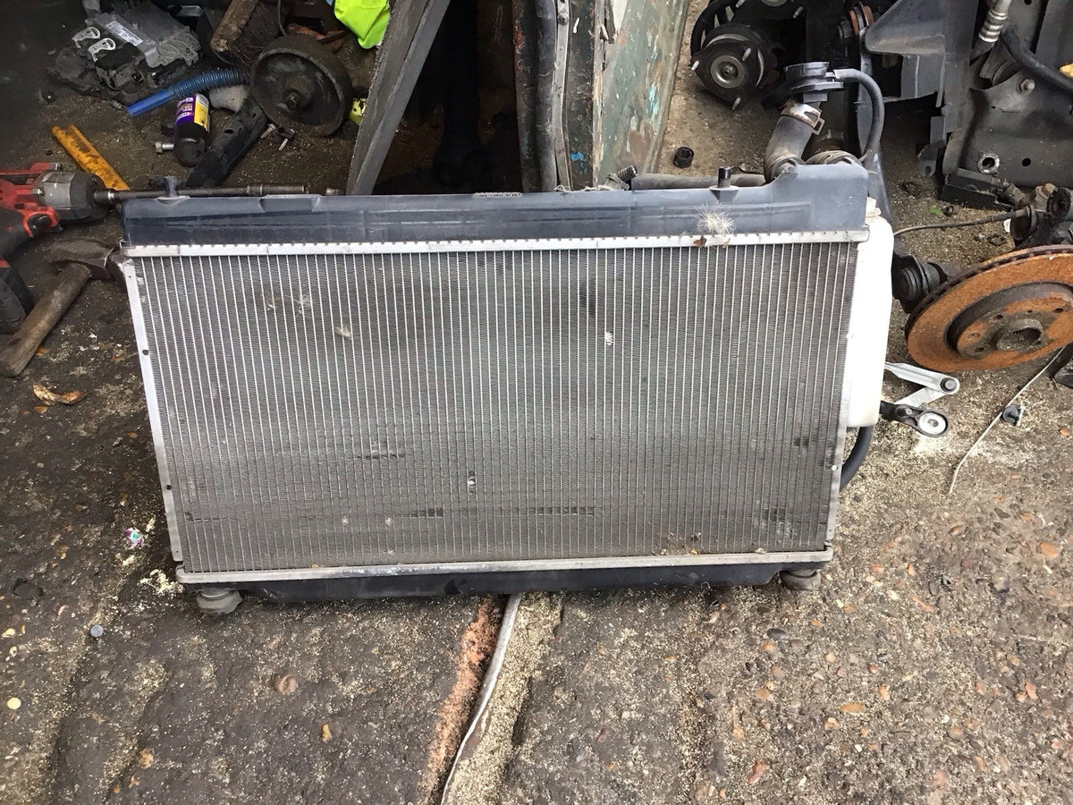 HONDA JAZZ MK2 1.4 PETROL AUTOMATIC RADIATOR PACK  FAN COWLING 2001 20085