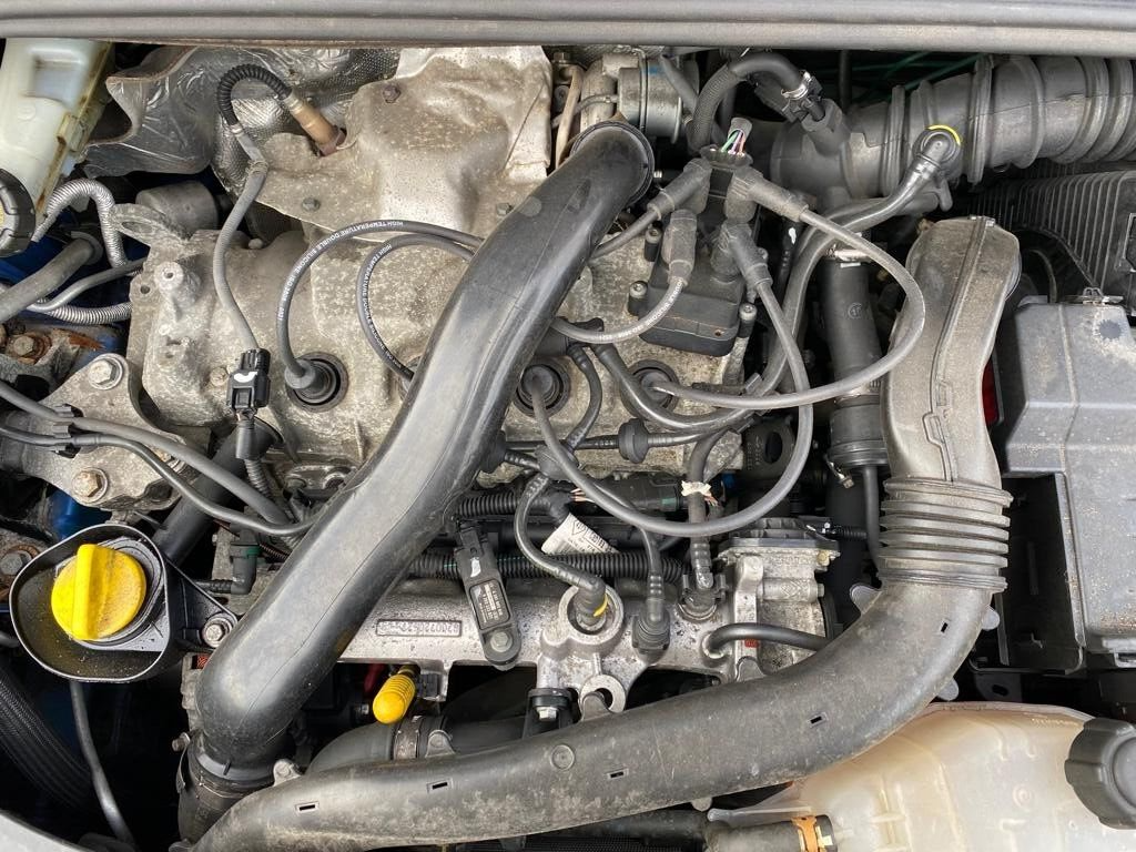 RENAULT CLIO MK3 1.2 TURBO PETROL ENGINE CODE D4F 784 58000 MILES 2006 20123
