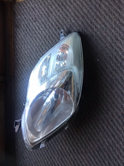 TOYOTA YARIS MK2 PASSENGER'S SIDE N/S HEADLIGHT 81170 0D340 2008 20124