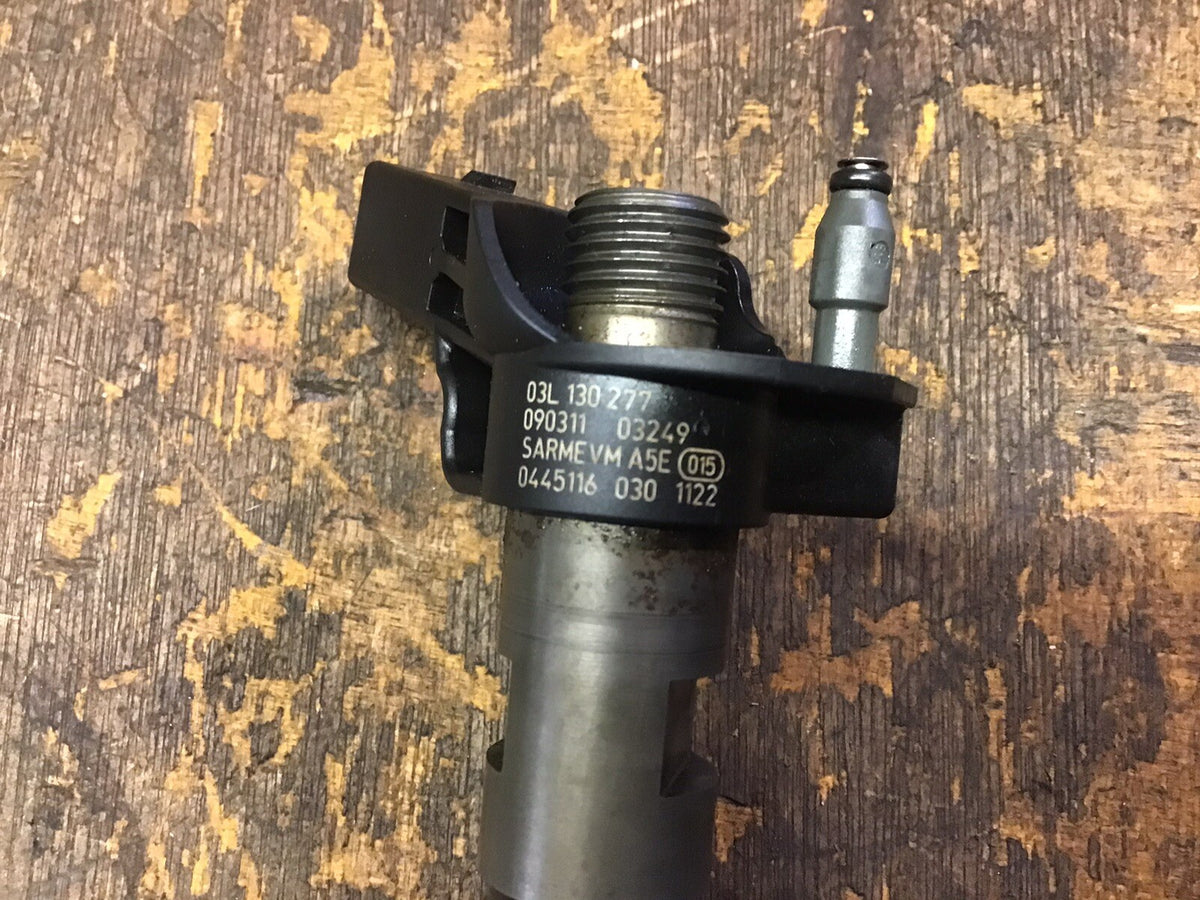 VOLKSWAGEN AUDI 2.0 TDI DIESEL FUEL INJECTOR 03L130277 0445116030 2009 20123