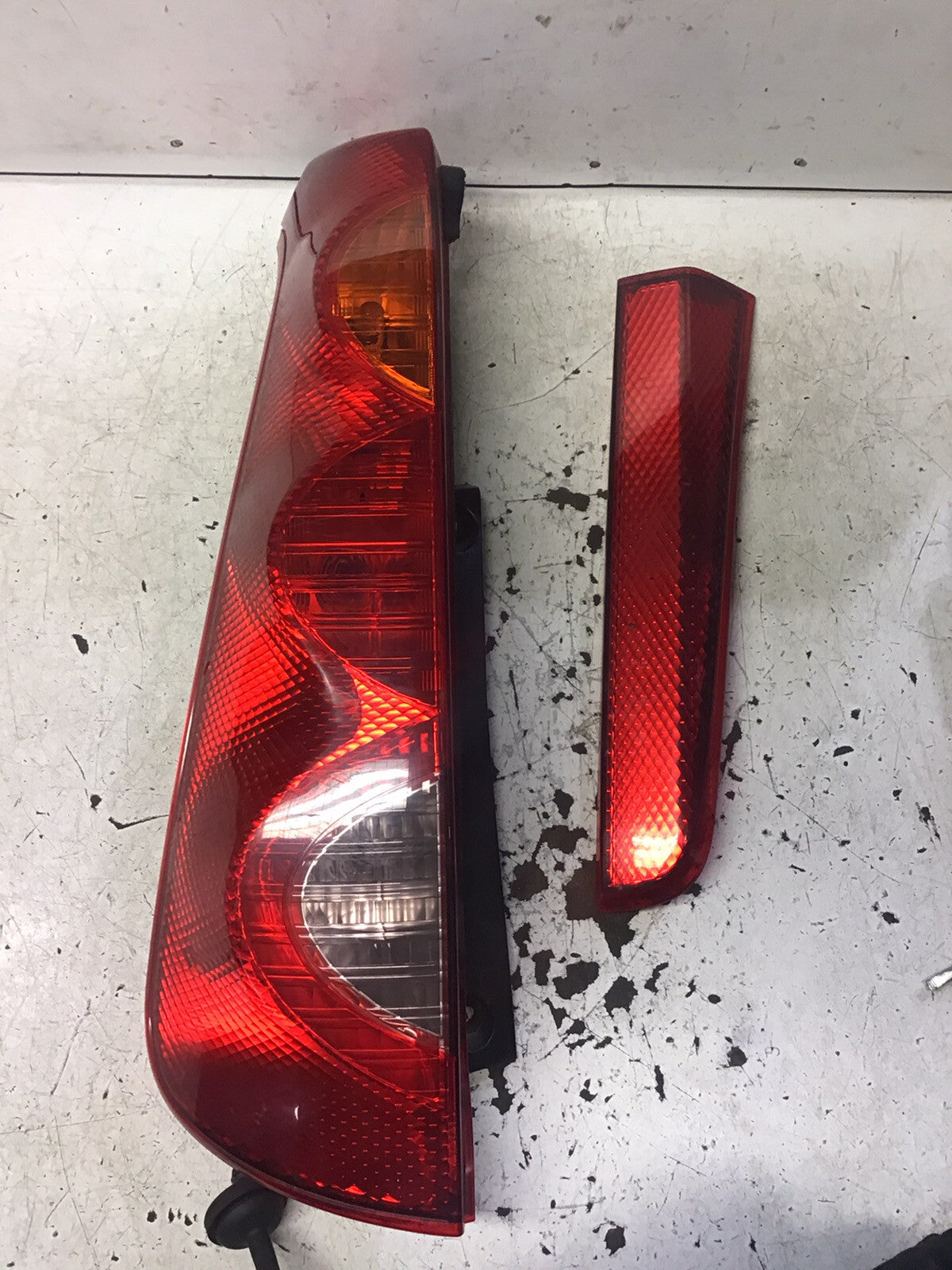 NISSAN NOTE PASSENGER'S SIDE N/S REAR LIGHT CLUSTER 2006 20121