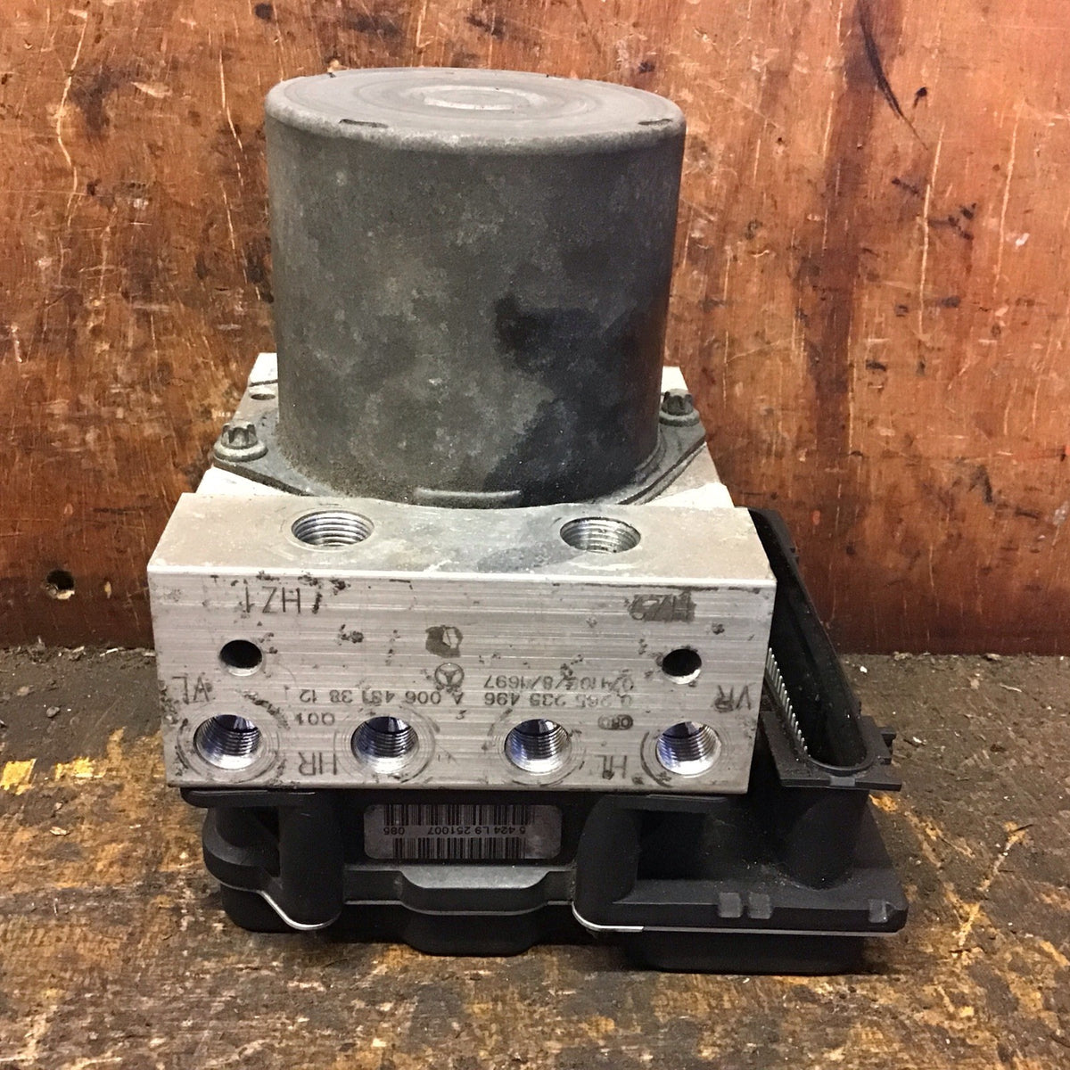 MERCEDES A CLASS W169 ABS PUMP MODULE 0265235496 A0064313812 2005 20124