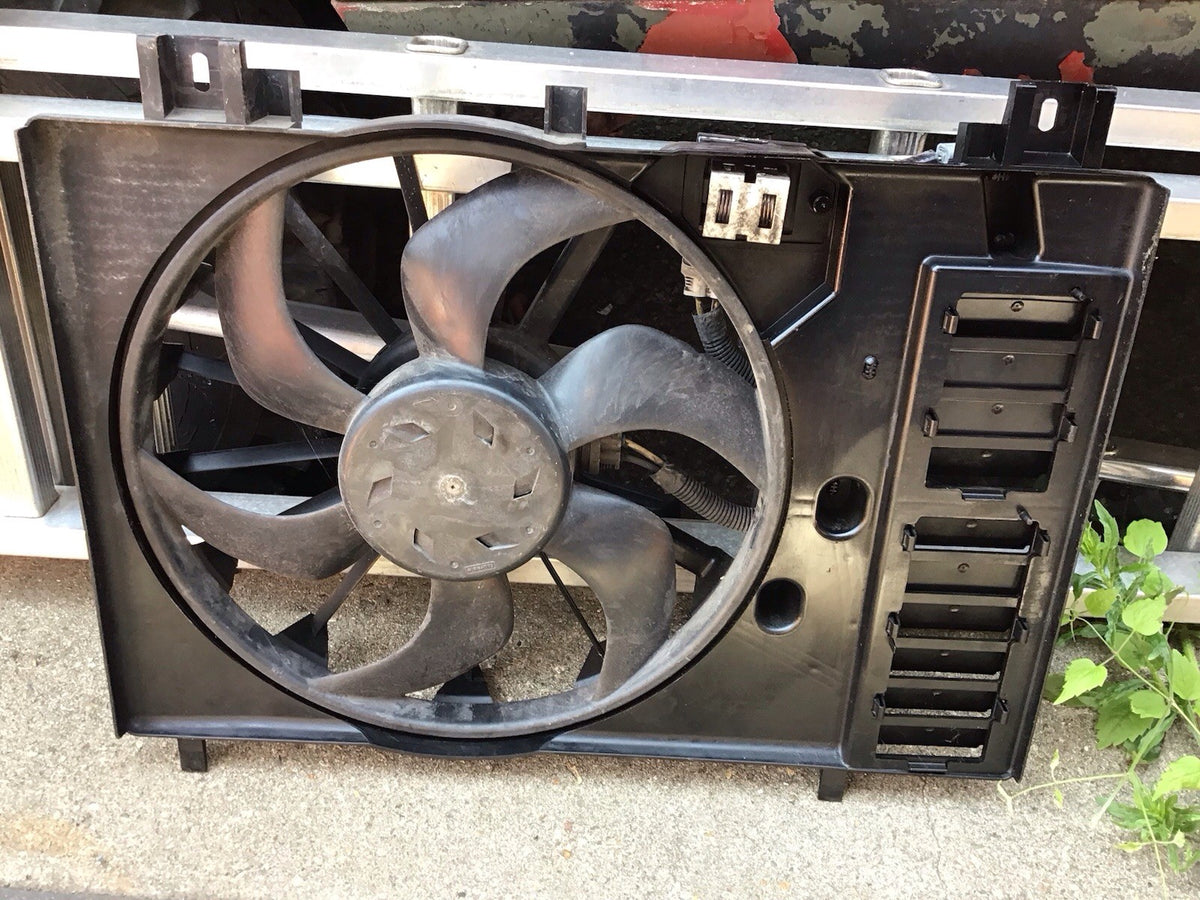 PEUGEOT 208 1.6 DIESEL RADIATOR FAN 3000257 2013 20193