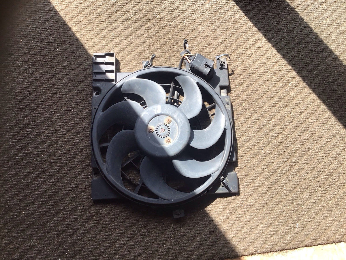 VAUXHALL ZAFIRA B RADIATOR FAN COWLING 0130303302 2008 20140