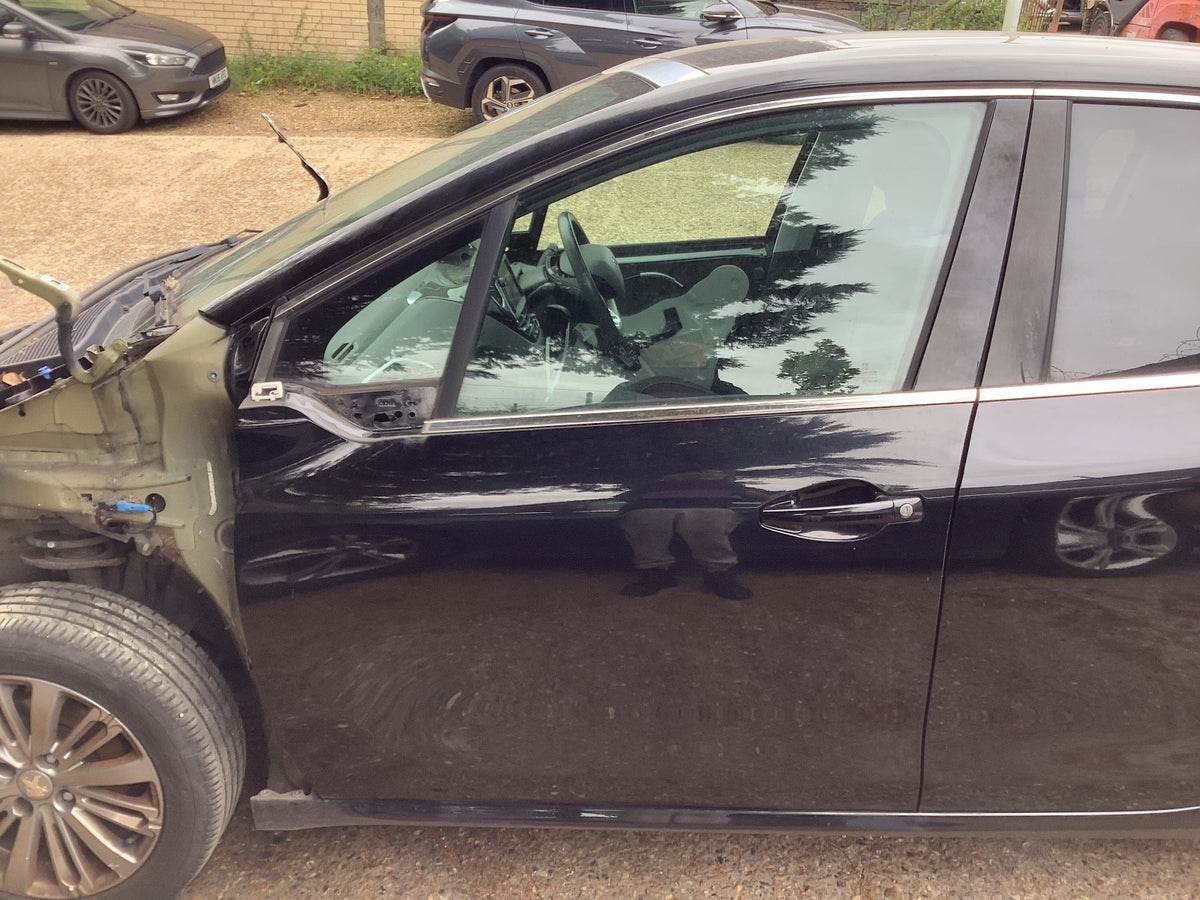 PEUGEOT 208 PASSENGERS SIDE FRONT DOOR  NOIR PEARL BLACK KTV 5 DOOR  2012 20181
