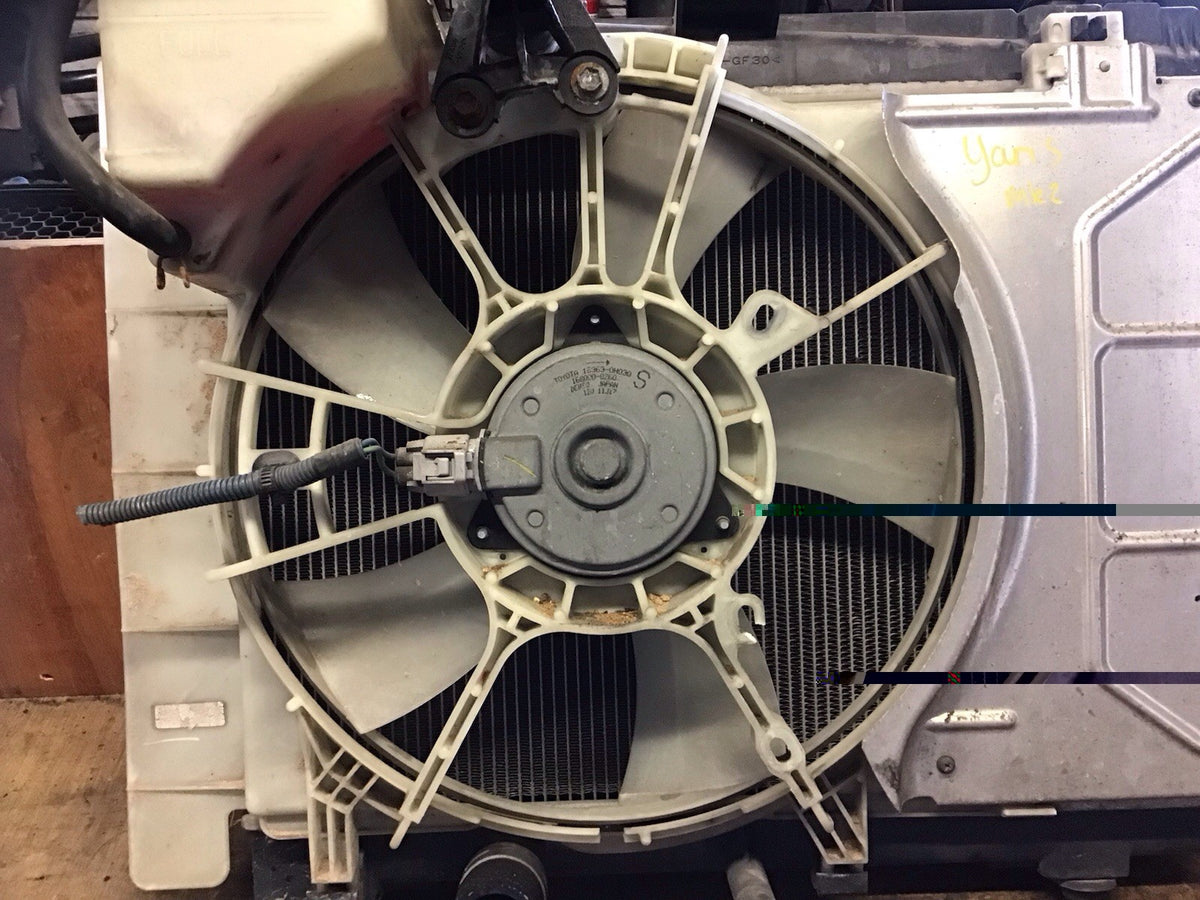TOYOTA YARIS MK2 1.3 MANUAL PETROL RADIATOR FAN MF422000 7820 2006 20105