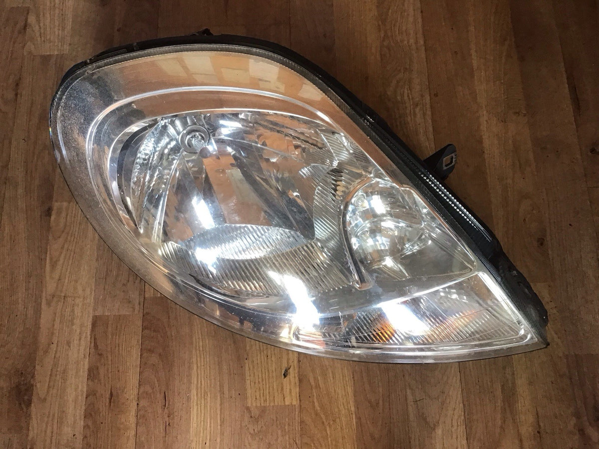 VAUXHALL VIVARO DRIVER'S SIDE HEADLIGHT 89314020 2006 20142