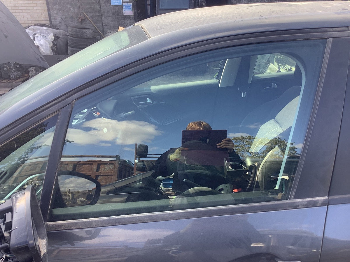 PEUGEOT 208 PASSENGER'S N/S SIDE FRONT WINDOW GLASS DOOR WINDOW 2012 20180