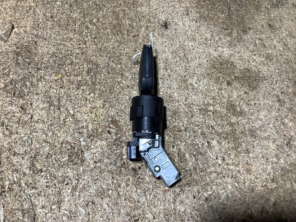 PEUGEOT 208 IGNITION BARREL LOCK AND KEY 3854600 2013 20180