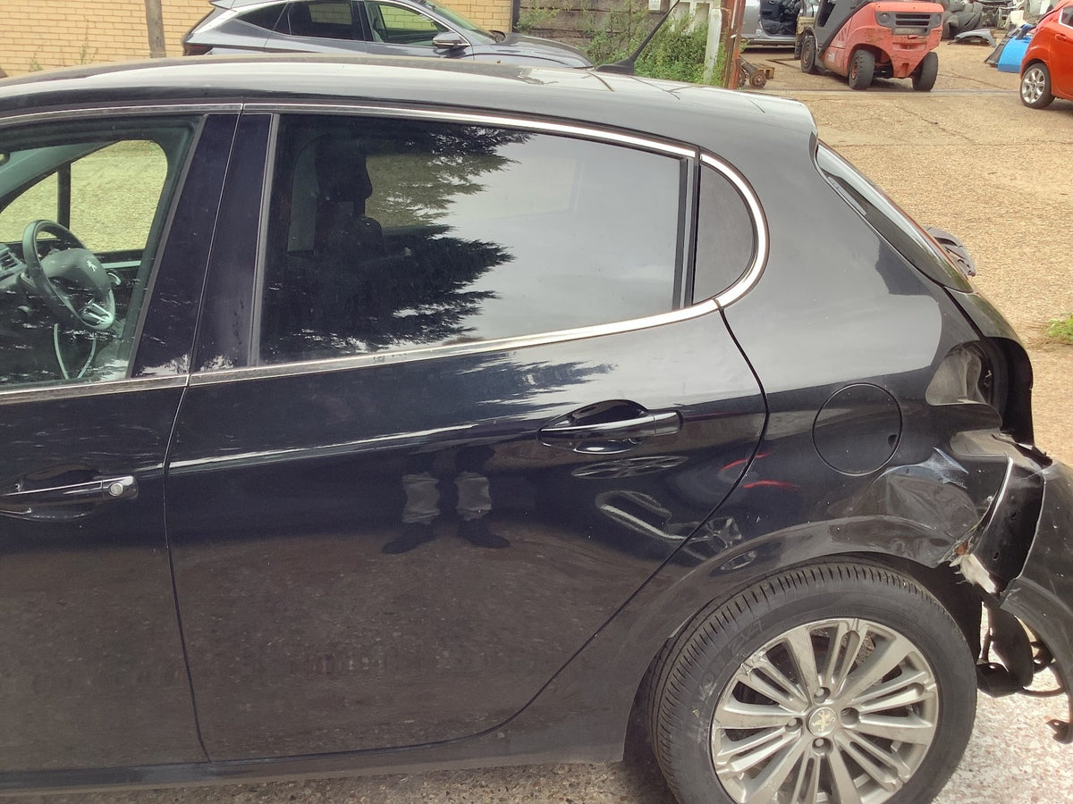 PEUGEOT 208 PASSENGERS SIDE REAR DOOR  NOIR PEARL BLACK KTV 5 DOOR  2012 20181