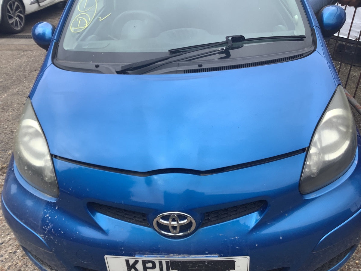 TOYOTA AYGO BONNET ELECTRA BLUE CODE 8U7 2005 20142