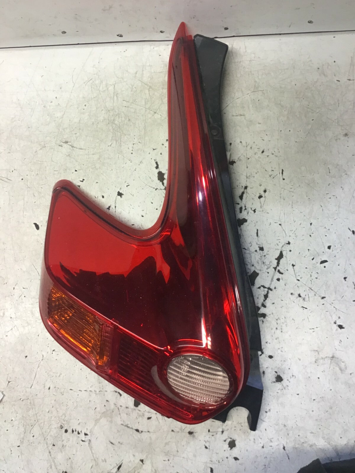 NISSAN JUKE F15 PASSENGER SIDE N/S REAR LIGHT CLUSTER 2010 20142