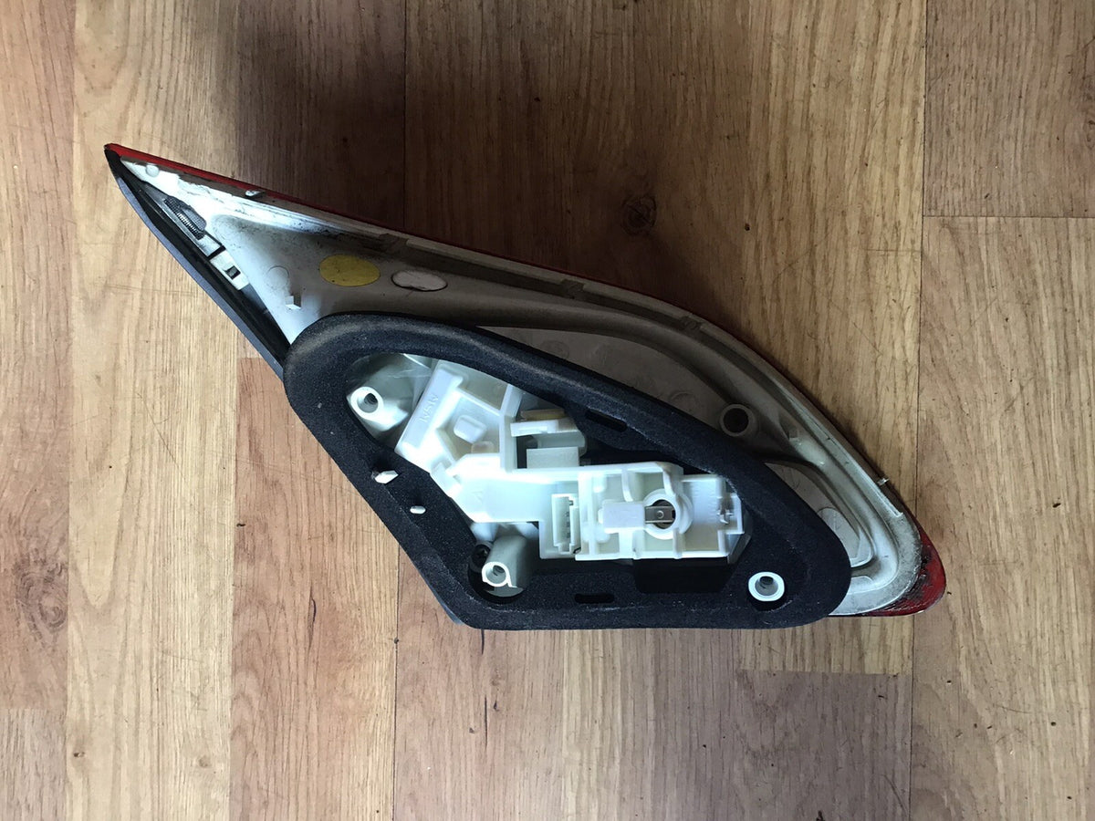 VAUXHALL ASTRA J DRIVER'S SIDE O/S INNER REAR LIGHT 5 DOOR 2009 20125