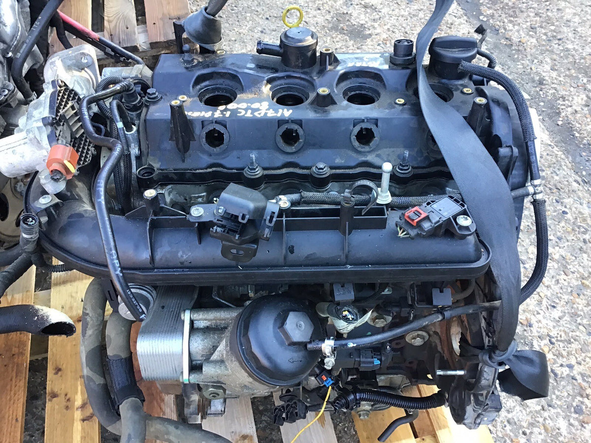 VAUXHALL ASTRA J 1.7 CDTI DIESEL ENGINE  CODE A17DTC 80000 MILES BARE 2010 20156