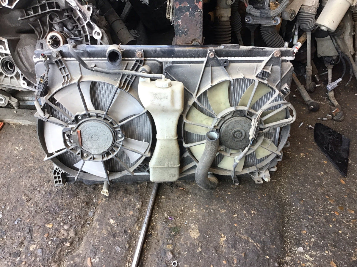 HONDA JAZZ MK3 1.4 PETROL MANUAL RADIATOR FAN COWLING 09 20132