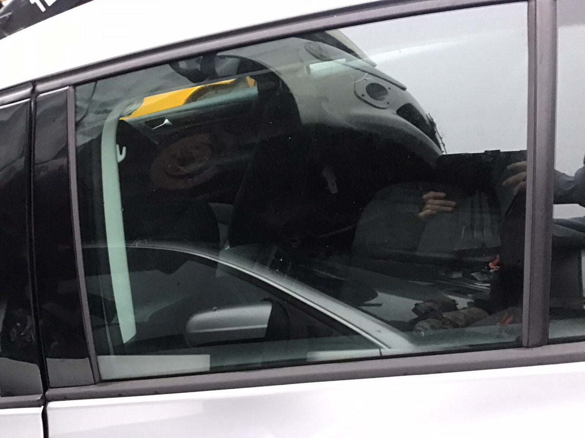 VOLKSWAGEN GOLF MK6 PASSENGER N/S SIDE REAR DOOR WINDOW GLASS 5 DOOR 2009 20120