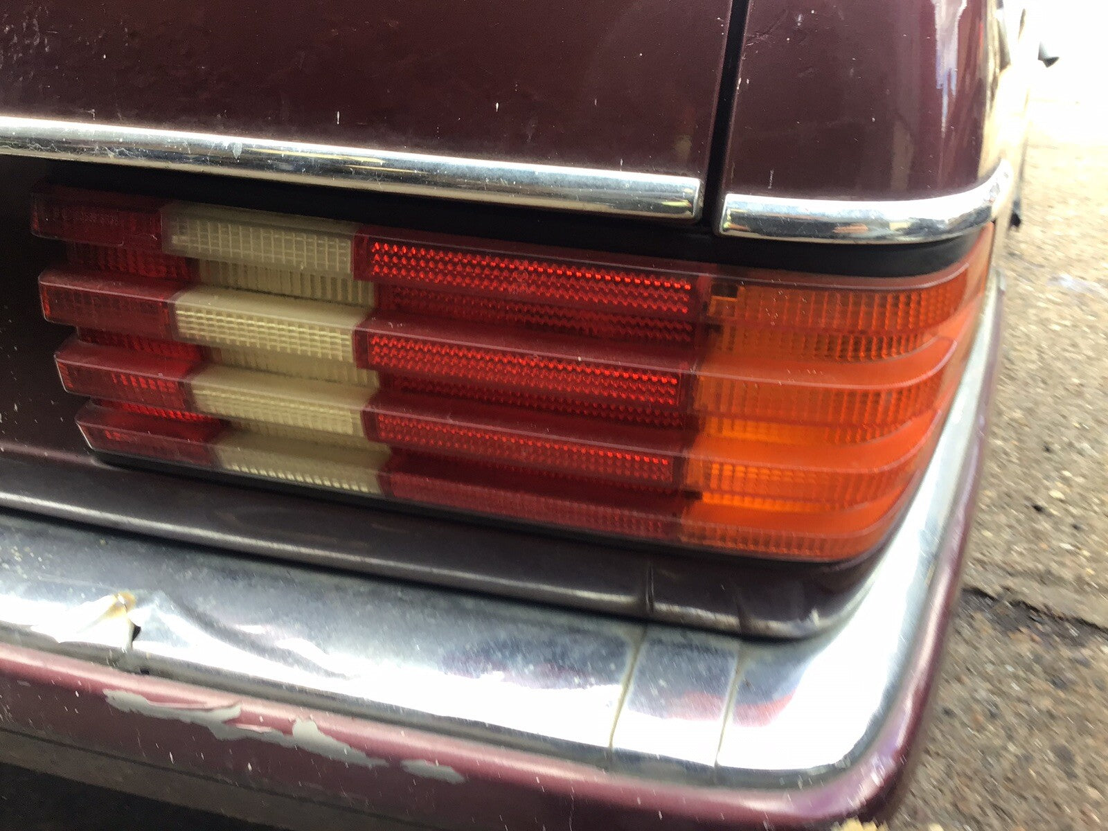 MERCEDES 560 SEC W126 DRIVER'S SIDE O/S REAR LIGHT 1986 19910