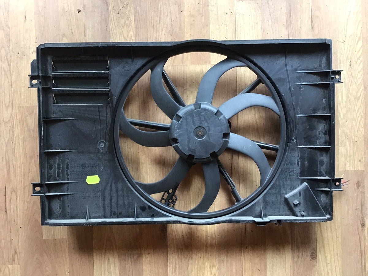 VOLKSWAGEN GOLF MK5 1.4 PETROL RADIATOR COOLING FAN COWLING 1KO121207AK 2004 086