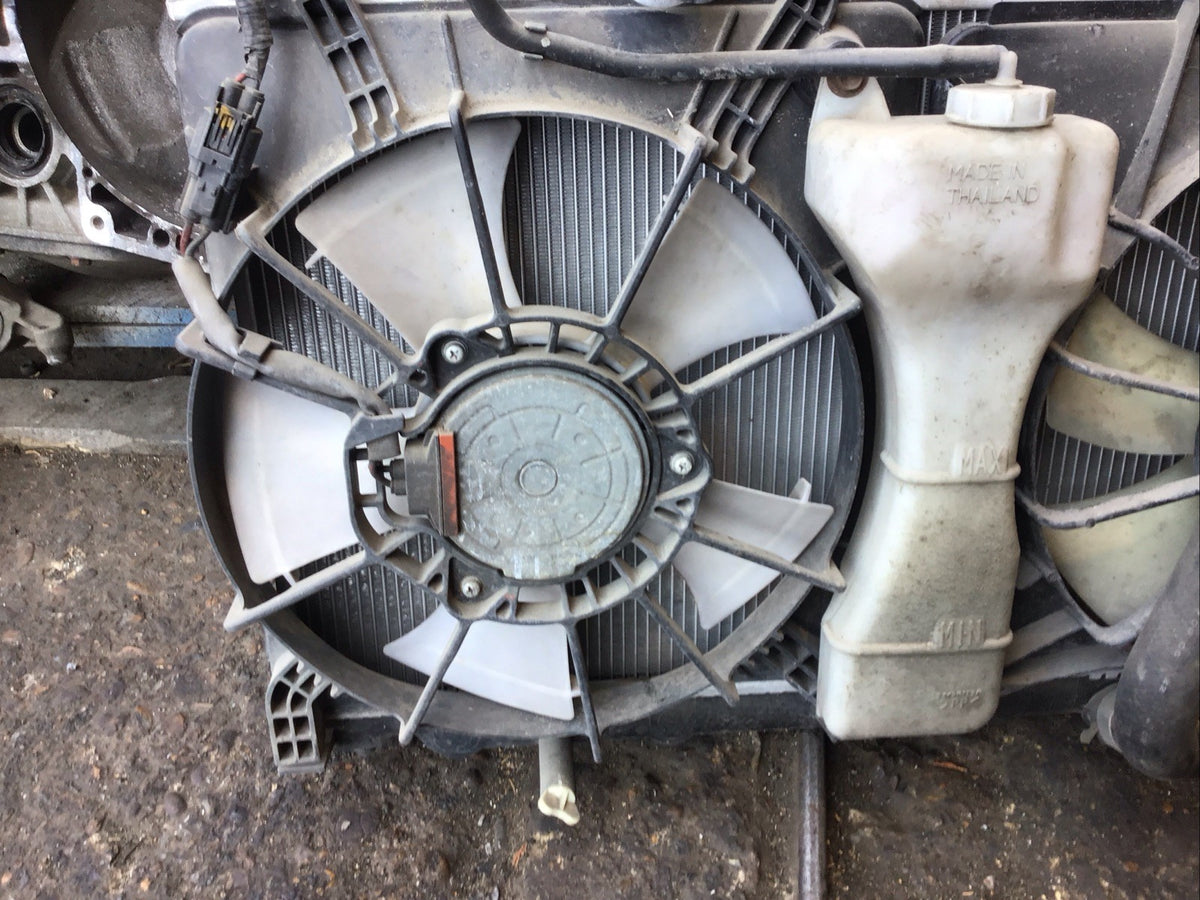 HONDA JAZZ MK3 1.4 PETROL MANUAL RADIATOR FAN COWLING 09 20134