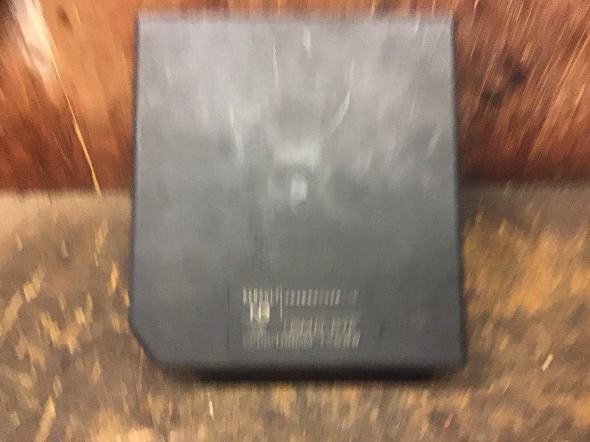 RENAULT LAGUNA  FUSE BOX  284B660522R 2003 20103