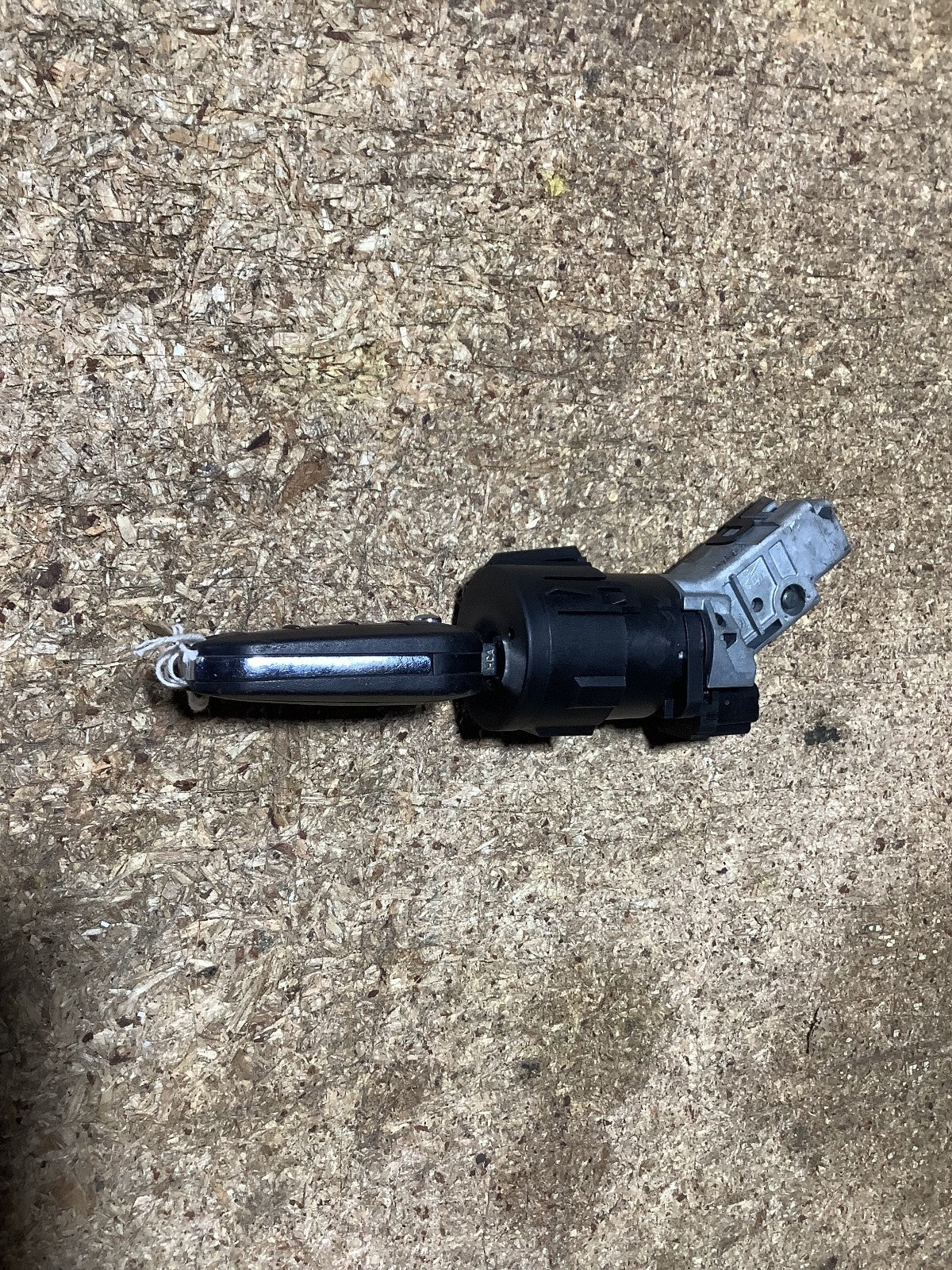 PEUGEOT 208 IGNITION BARREL LOCK AND KEY 3854600 2013 20186
