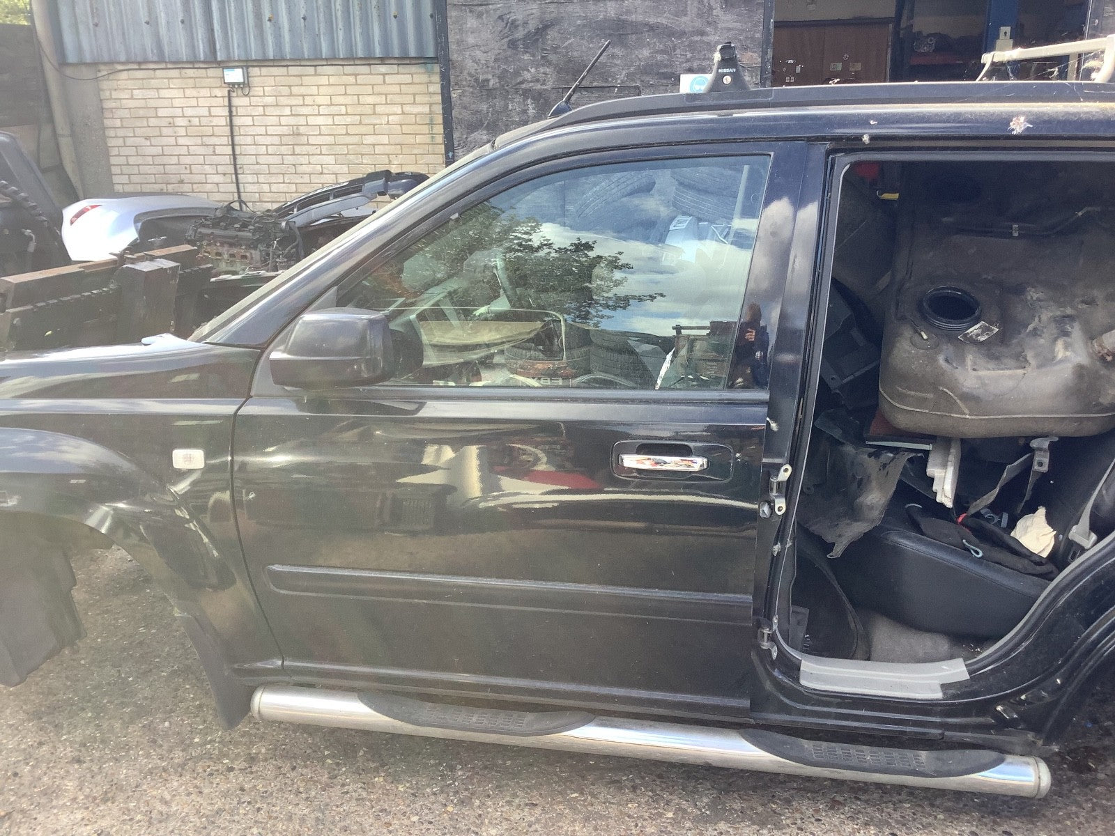 NISSAN X TRIAL MK1 PASSENGER'S SIDE N/S FRONT DOOR BLACK 20040