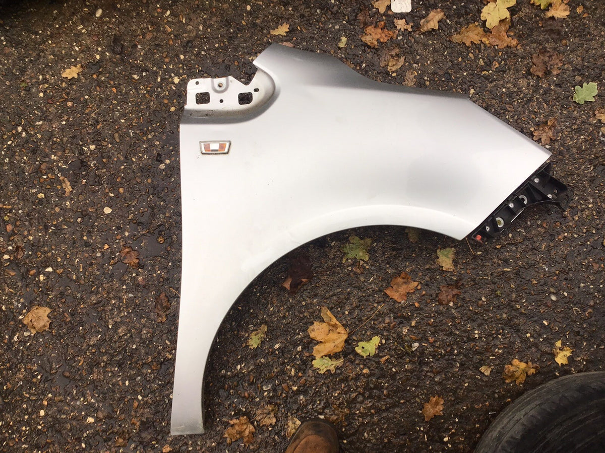 VAUXHALL MERIVA B DRIVER'S SIDE O/S WING SILVER Z157 2AU 2010 20153