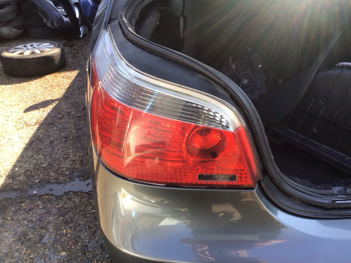 BMW 5 SERIES E60 PASSENGER'S SIDE N/S REAR LIGHT SALOON 2003 20071